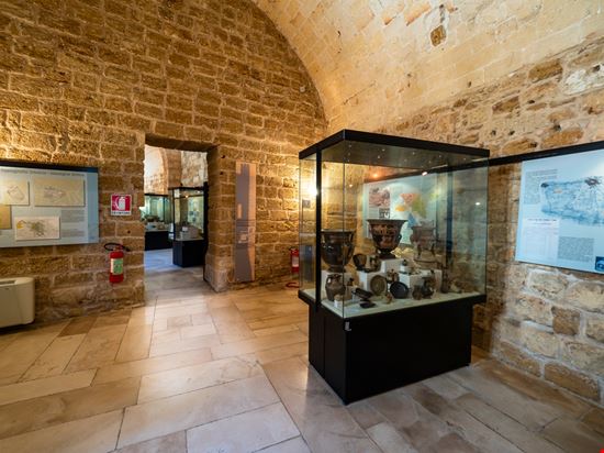 Castello Normanno-Svevo Castello Normanno-Svevo Video Media Studio Europe - Shutterstock.com 