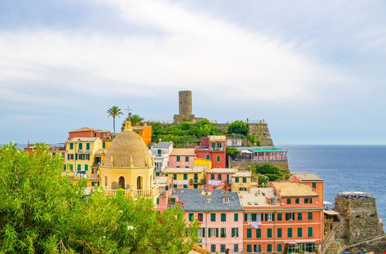 Vernazza Castello Doria stock.adobe.com 
