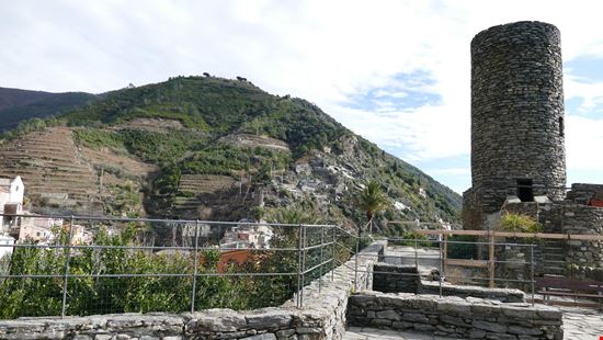 Vernazza Castello Doria stock.adobe.com 