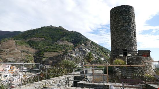 Vernazza Castello Doria stock.adobe.com 