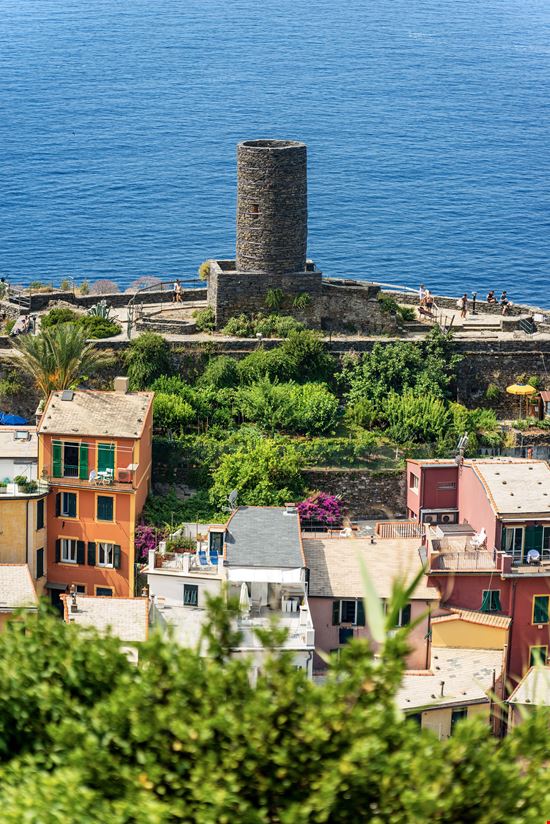 Vernazza Castello Doria stock.adobe.com 