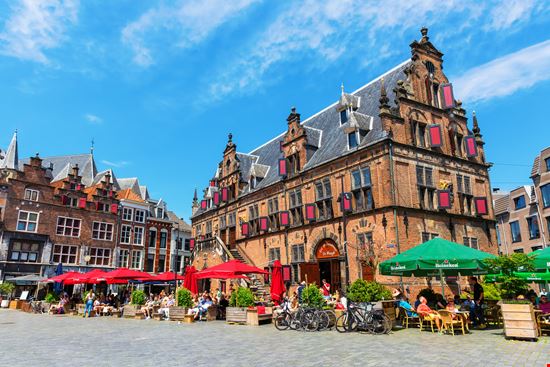 Grote Markt Grote Markt chris-mueller - Istockphoto.com 