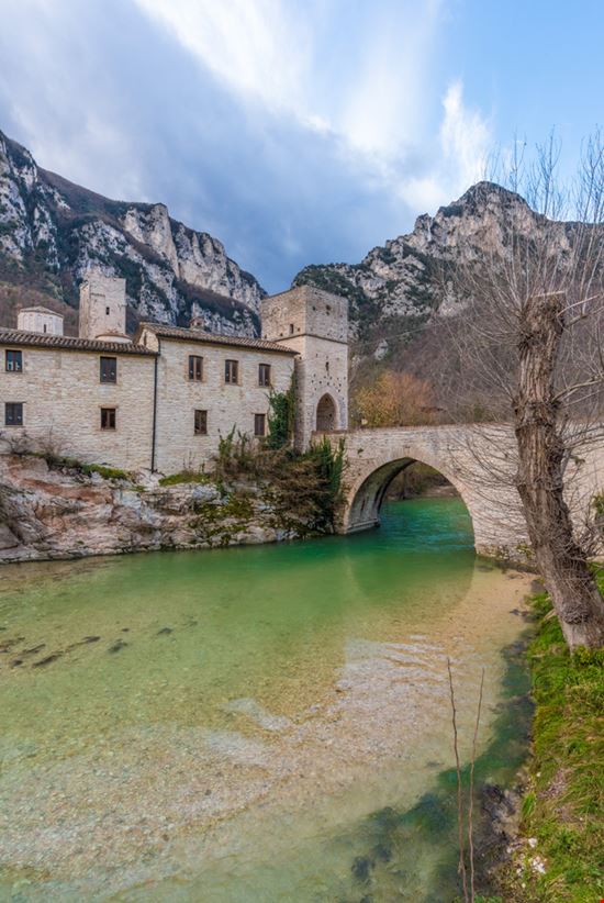 San Vittore alle Chiuse San Vittore alle Chiuse Fabio Boccuzzi - Shutterstock.com 