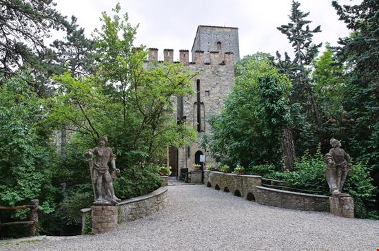 Castello di Gropparello  Castello di Gropparello  Mi.Ti. / Shutterstock.com 