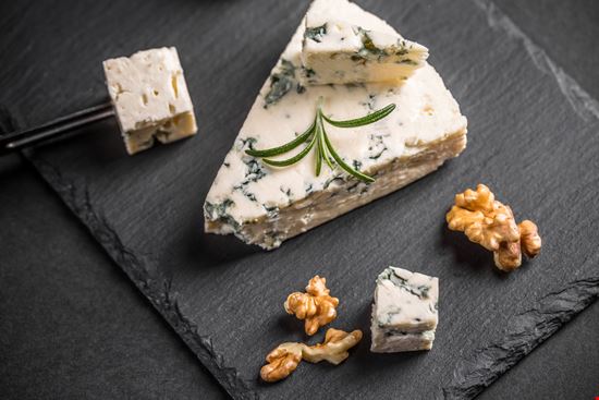 Gorgonzola Gorgonzola grafvision - Shutterstock.com 