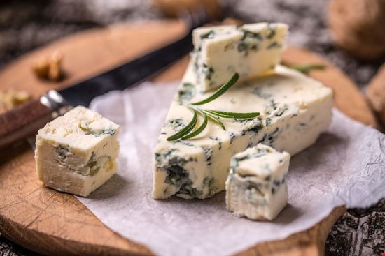 Gorgonzola Gorgonzola grafvision - Shutterstock.com 