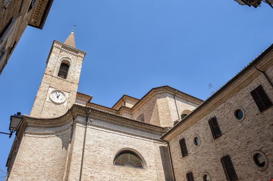 Treia Il borgo di Treia stock.adobe.com 
