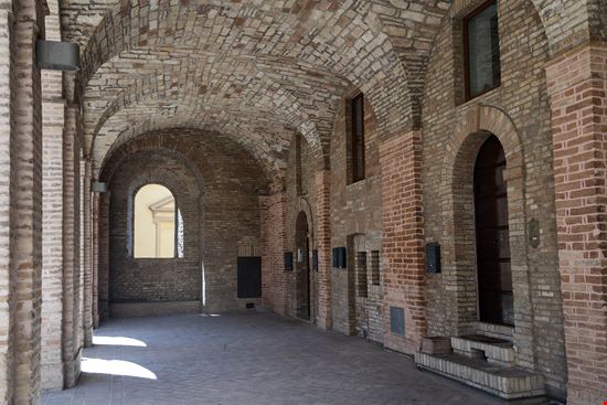 Treia Il borgo di Treia stock.adobe.com 