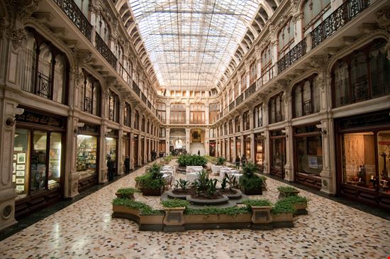 Torino Galleria Subalpina stock.adobe.com 