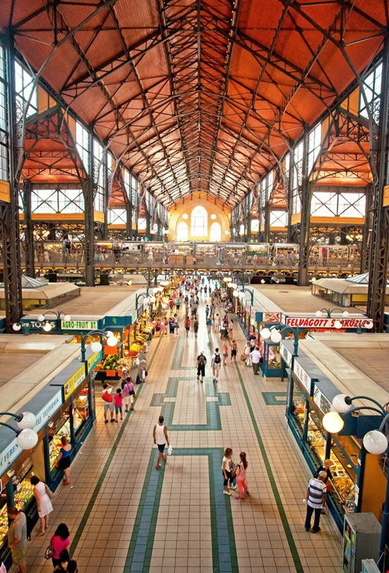 Gran mercato coperto Gran mercato coperto Botond Horvath / Shutterstock.com 