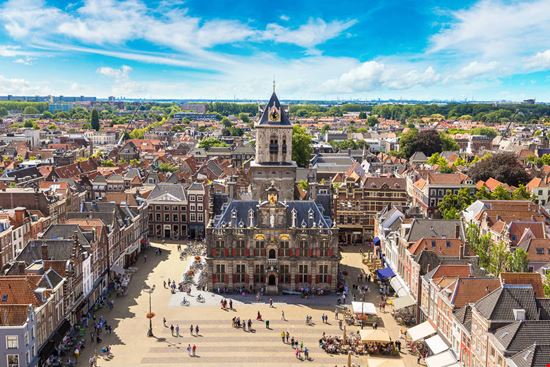 Delft Delft S-F - Shutterstock.com 