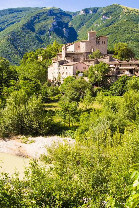 Castello Brancaleoni Castello Brancaleoni Buffy1982 / Shutterstock.com 