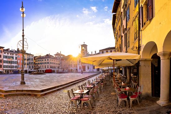 Piazza San Giacomo Piazza San Giacomo xbrchx - Shutterstock.com 