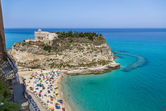 Marina dell'Isola Marina dell'Isola Diego Grandi / Shutterstock.com 