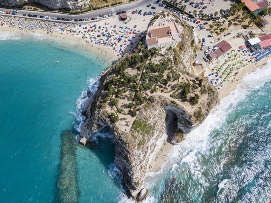 Marina dell'Isola Marina dell'Isola Naeblys - Shutterstock.com 