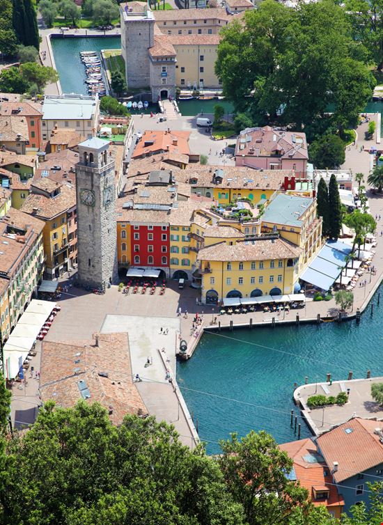 Riva del Garda Riva del Garda stock.adobe.com 