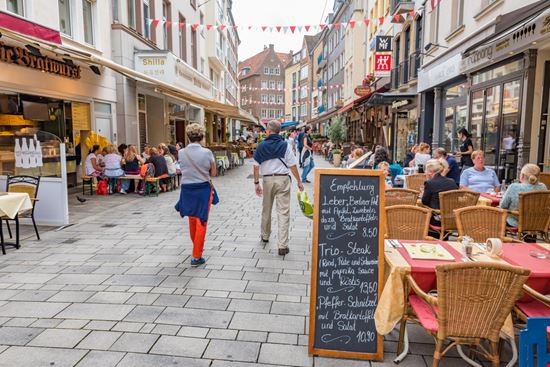 Dusseldorf Dusseldorf Takashi Images / Shutterstock.com 