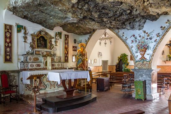 Santuario Madonna della Rocca Santuario Madonna della Rocca Diego Grandi / Shutterstock.com 