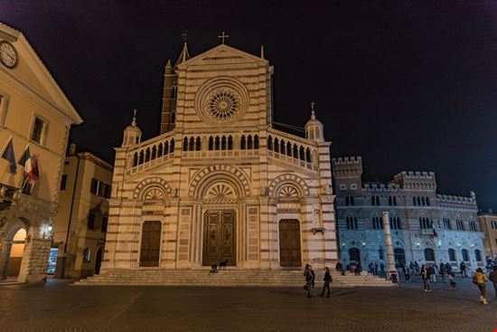 Duomo Duomo DiegoMariottini / Shutterstock.com 