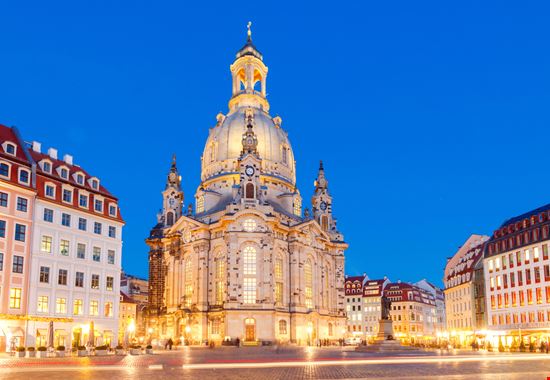 Frauenkirche Frauenkirche kavalenkau - Shutterstock.com 
