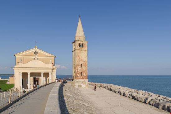 Santuario della Madonna dell'Angelo Santuario della Madonna dell'Angelo LorenzoPeg / Shutterstock.com 