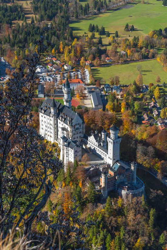 Castello di Neuschwanstein Castello di Neuschwanstein anahtiris - Istockphoto.com 