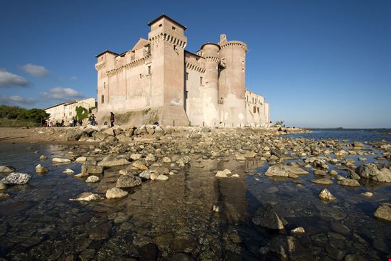 Santa Marinella Castello di Santa Severa stock.adobe.com 