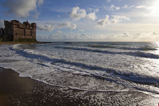 Santa Marinella Castello di Santa Severa stock.adobe.com 