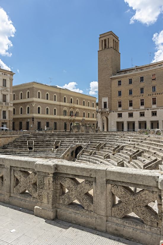 Lecce Anfiteatro romano  stock.adobe.com 
