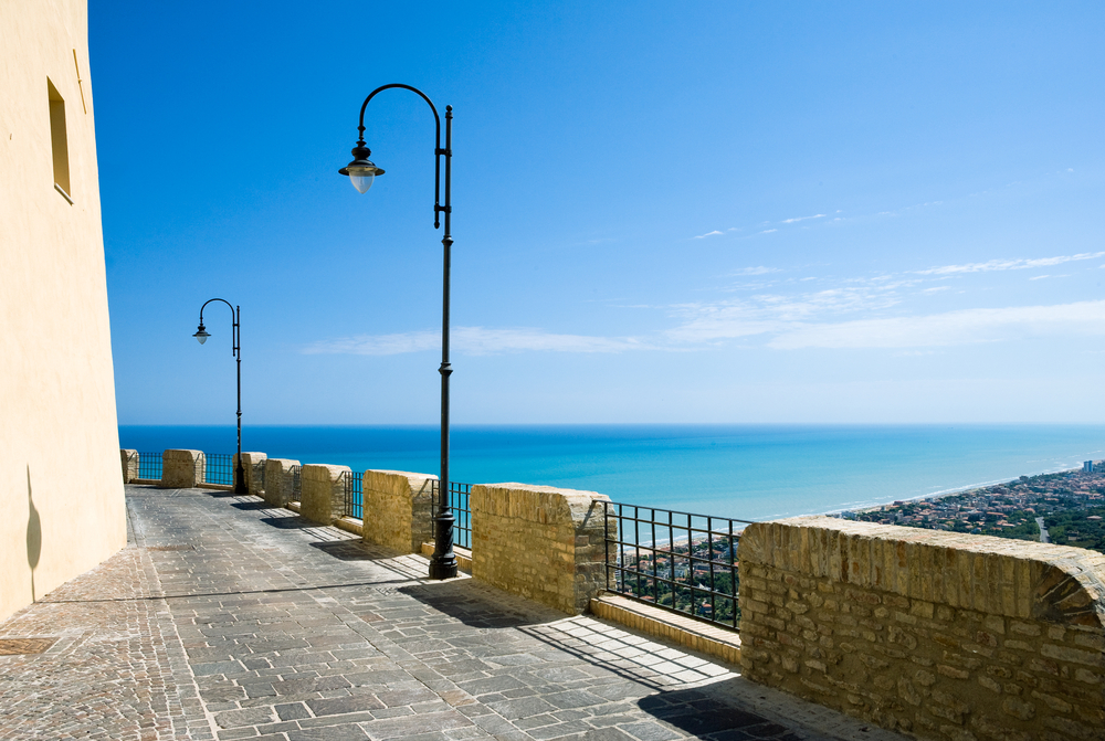 Vacanze al mare in Abruzzo, tra luoghi top e perle inedite e attività