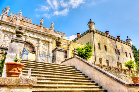 Castello del Catajo Castello del Catajo Luca Lorenzelli / Shutterstock.com 