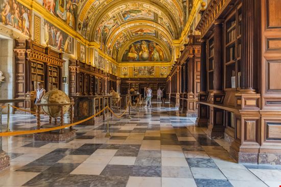 Monastero El Escorial Monastero El Escorial John_Silver / Shutterstock.com 