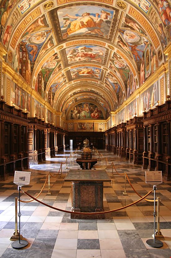 Monastero El Escorial Monastero El Escorial Adriaan Thomas Snaaijer / Shutterstock.com 