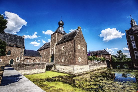 Kasteel Hoensbroek Kasteel Hoensbroek Roger Dupuits - Shutterstock.com 