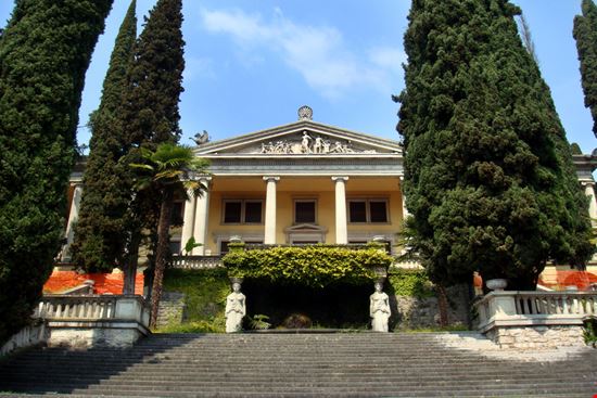 Gardone Riviera Gardone Riviera onairda - Shutterstock.com 