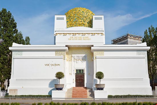 Vienna Palazzo della Secessione stock.adobe.com 