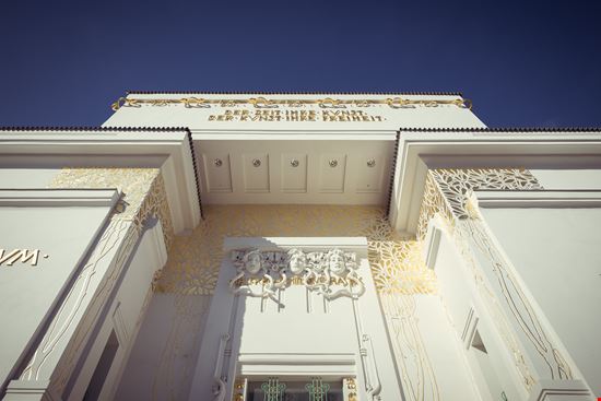 Vienna Palazzo della Secessione stock.adobe.com 