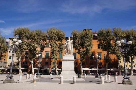 Lucca Piazza Napoleone stock.adobe.com 