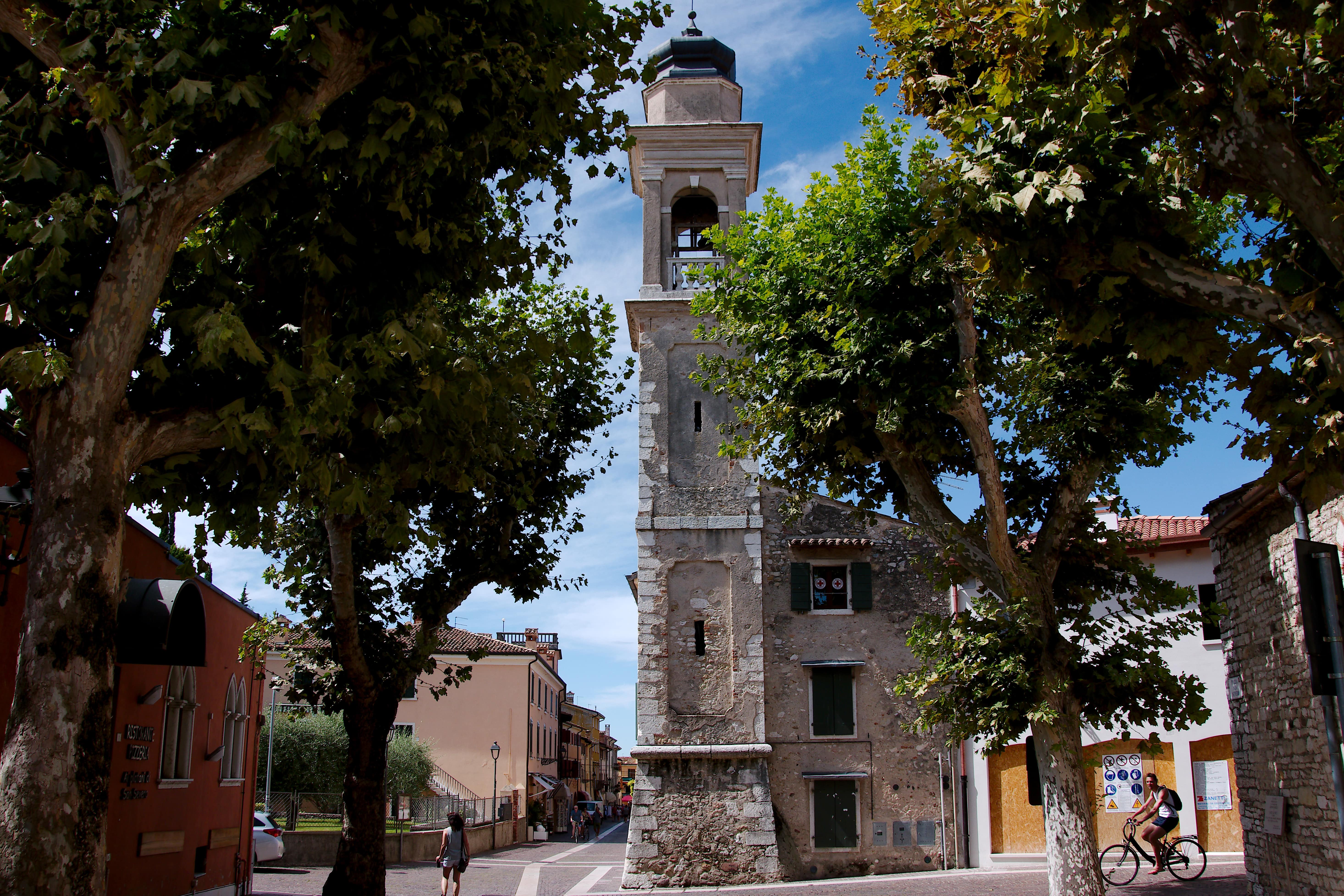 Tremosine