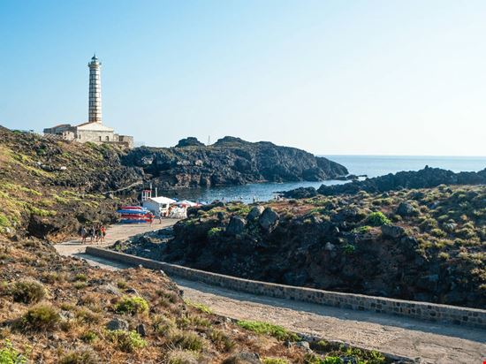 Isola di Ustica Isola di Ustica Gandolfo Cannatella - Shutterstock.com 