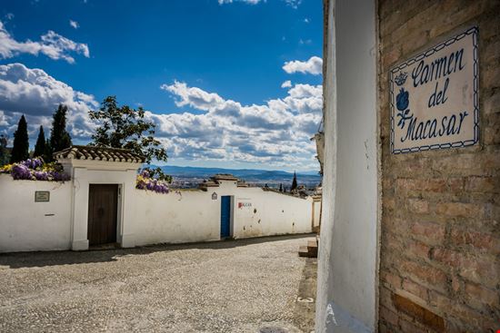 Albayzín Albayzín robertonencini / Shutterstock.com 