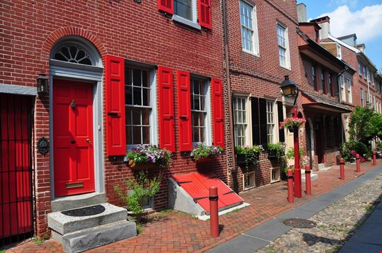 Elfreth's Alley Elfreth's Alley LEE SNIDER PHOTO IMAGES - Shutterstock.com 
