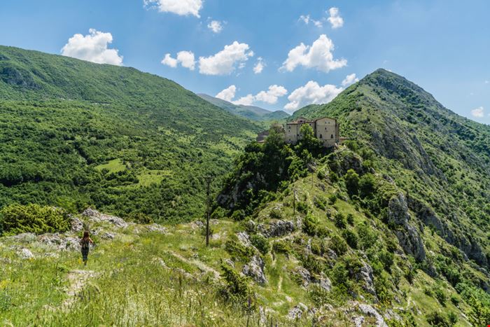 Castrovalva - Castrovalva - Shutterstock.com
