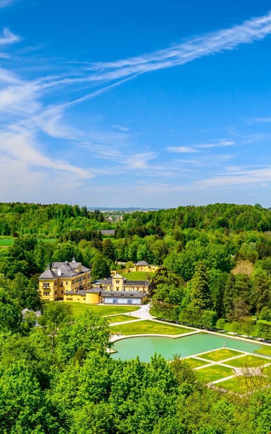 Castello di Hellbrunn Castello di Hellbrunn Andrey Shcherbukhin - Shutterstock.com 