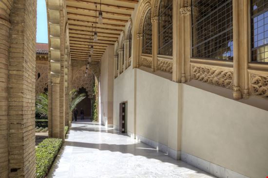 Palazzo dell'Aljafería Palazzo dell'Aljafería ppl / Shutterstock.com 