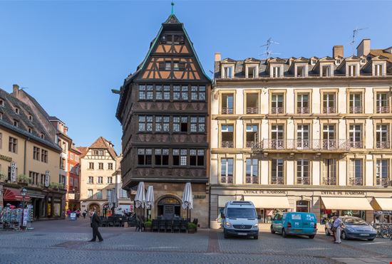 Casa Kammerzell Casa Kammerzell Valery Rokhin / Shutterstock.com 