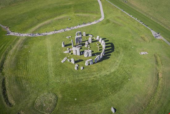 Stonehenge Stonehenge shootmybusiness / Shutterstock.com 