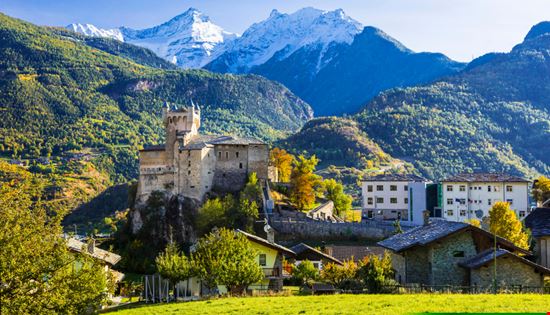 Castello di Saint-Pierre Il castello da favola in Valle d'Aosta leoks - Shutterstock.com 