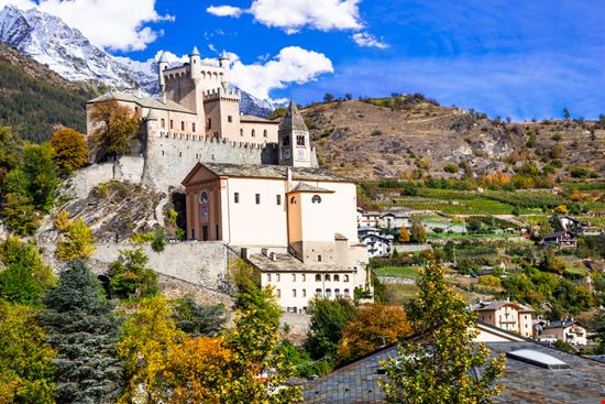 Castello di Saint-Pierre Il castello da favola in Valle d'Aosta leoks / Shutterstock.com 