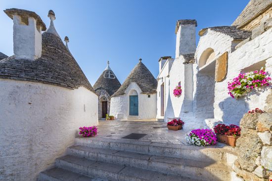 Trulli Siamesi Trulli Siamesi Balate Dorin - Shutterstock.com 